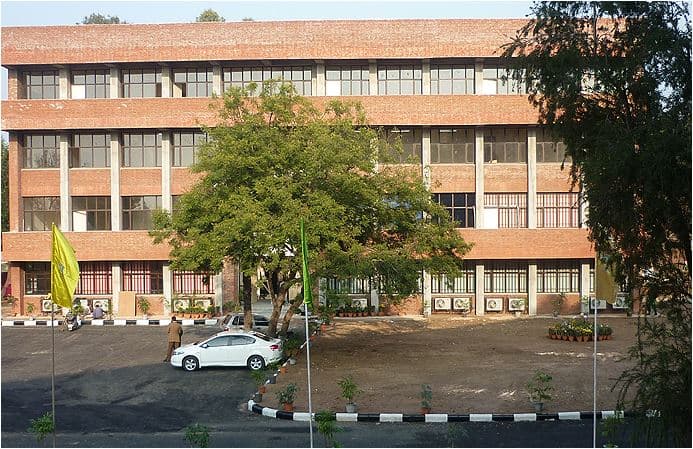 PG Government College for Girls Chandigarh Academic Building photo 8